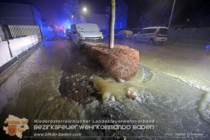 20250101 Rohrbruch einer 200er Hauptwasserleitung in der Stadt Baden Foto: Stefan Schneider BFKDO BADEN 20250101 Rohrbruch einer 200er Hauptwasserleitung in der Stadt Baden Foto: Stefan Schneider BFKDO BADEN