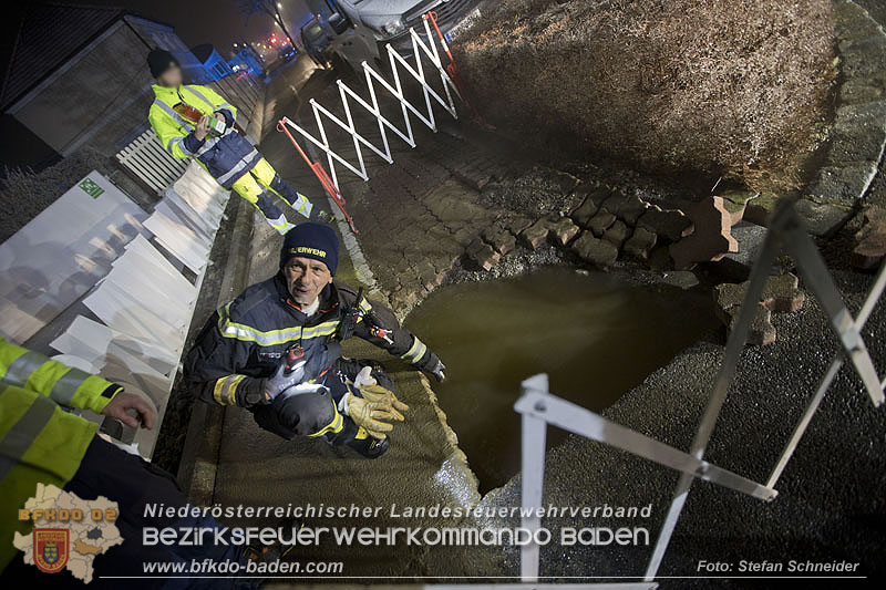 20250101 Rohrbruch einer 200er Hauptwasserleitung in der Stadt Baden Foto: Stefan Schneider BFKDO BADEN 20250101 Rohrbruch einer 200er Hauptwasserleitung in der Stadt Baden Foto: Stefan Schneider BFKDO BADEN
