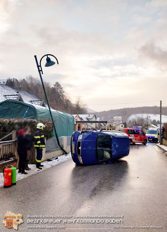 20250115_Verkehrsunfall mit alarmierter Menschenrettung in Neuhaus  Foto: Freiwillige Feuerwehr Neuhaus