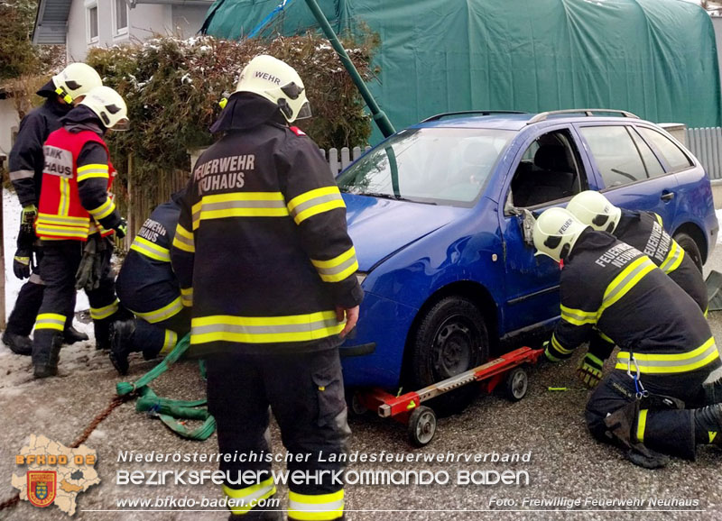 20250115_Verkehrsunfall mit alarmierter Menschenrettung in Neuhaus  Foto: Freiwillige Feuerwehr Neuhaus
