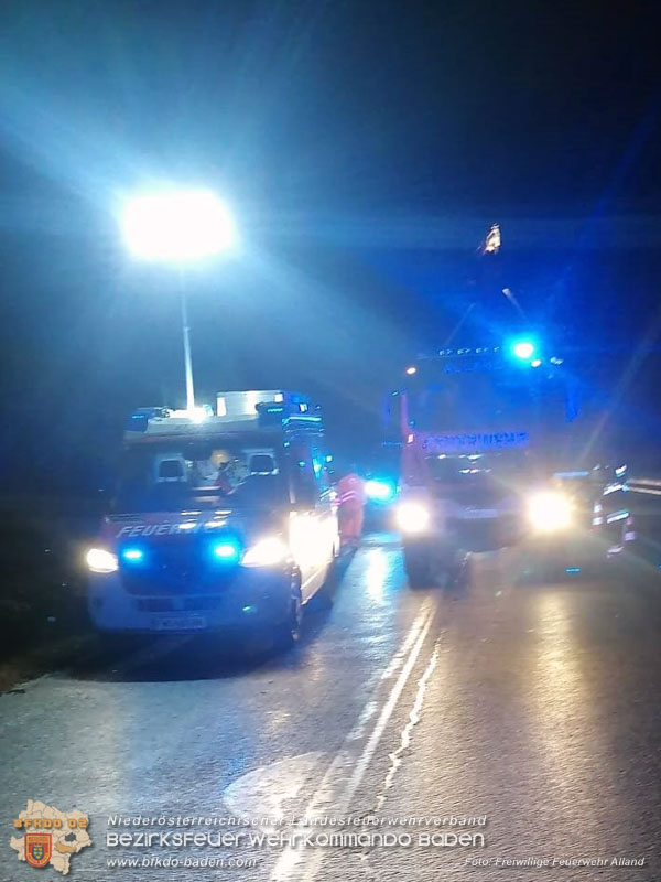 20250123_Alarmierte Menschenrettung nach Verkehrsunfall auf der A21 bei Heiligenkreuz Foto: FF Alland 20250123_Alarmierte Menschenrettung nach Verkehrsunfall auf der A21 bei Heiligenkreuz Foto: FF Alland