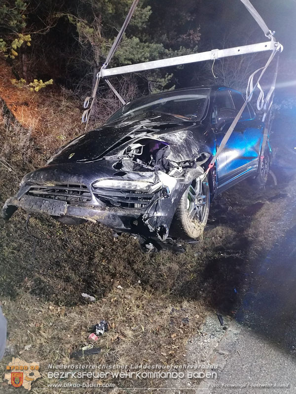 20250123_Alarmierte Menschenrettung nach Verkehrsunfall auf der A21 bei Heiligenkreuz Foto: FF Alland 20250123_Alarmierte Menschenrettung nach Verkehrsunfall auf der A21 bei Heiligenkreuz Foto: FF Alland