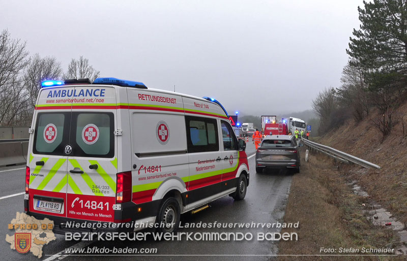 20250125_LKW-Unfall mit Gefahrgut auf der A21 bei Heiligenkreuz Foto: Stefan Schneider BFKDO BADEN 20250125_LKW-Unfall mit Gefahrgut auf der A21 bei Heiligenkreuz Foto: Stefan Schneider BFKDO BADEN