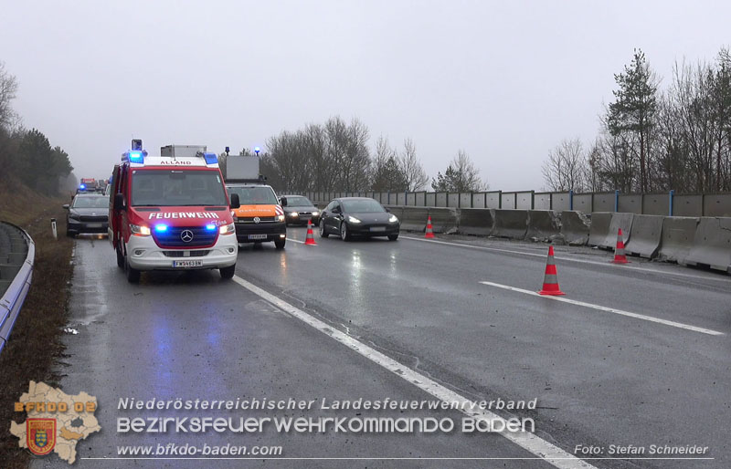 20250125_LKW-Unfall mit Gefahrgut auf der A21 bei Heiligenkreuz Foto: Stefan Schneider BFKDO BADEN 20250125_LKW-Unfall mit Gefahrgut auf der A21 bei Heiligenkreuz Foto: Stefan Schneider BFKDO BADEN