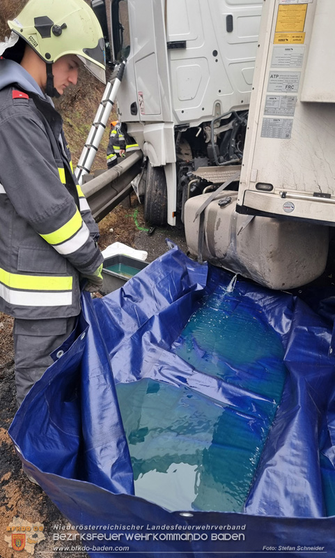 20250125_LKW-Unfall mit Gefahrgut auf der A21 bei Heiligenkreuz Foto: Stefan Schneider BFKDO BADEN 20250125_LKW-Unfall mit Gefahrgut auf der A21 bei Heiligenkreuz Foto: Stefan Schneider BFKDO BADEN
