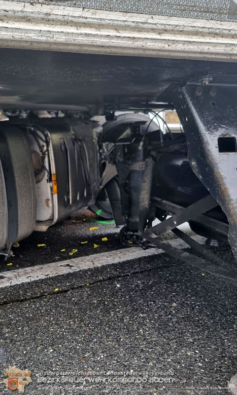 20250125_LKW-Unfall mit Gefahrgut auf der A21 bei Heiligenkreuz Foto: Stefan Schneider BFKDO BADEN 20250125_LKW-Unfall mit Gefahrgut auf der A21 bei Heiligenkreuz Foto: Stefan Schneider BFKDO BADEN
