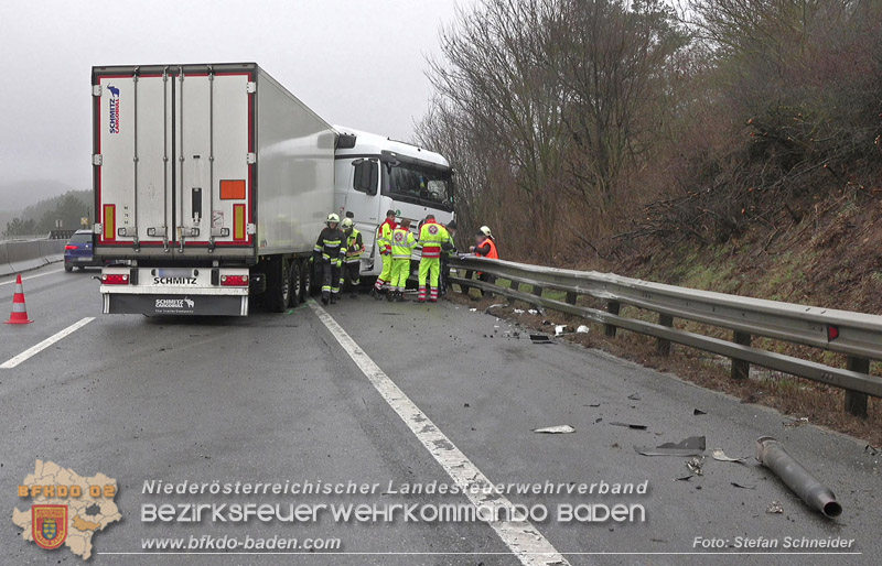 20250125_LKW-Unfall mit Gefahrgut auf der A21 bei Heiligenkreuz Foto: Stefan Schneider BFKDO BADEN 20250125_LKW-Unfall mit Gefahrgut auf der A21 bei Heiligenkreuz Foto: Stefan Schneider BFKDO BADEN