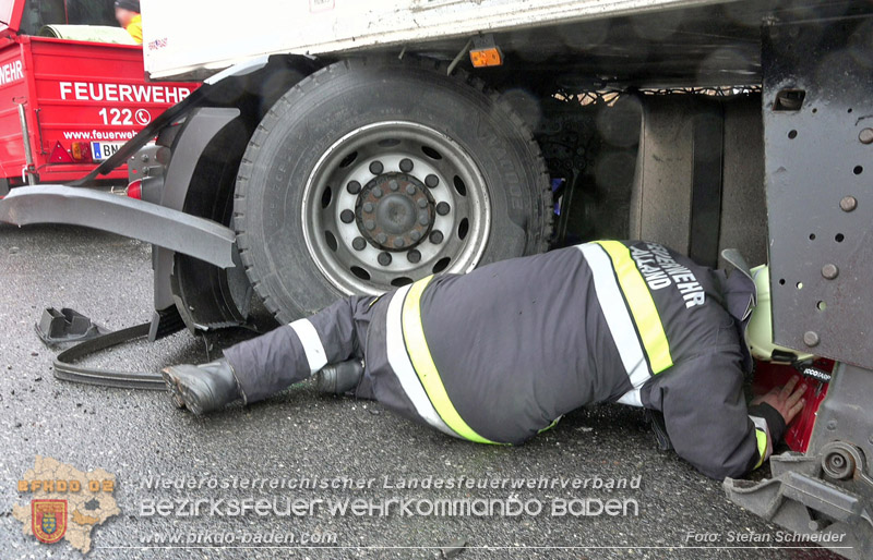 20250125_LKW-Unfall mit Gefahrgut auf der A21 bei Heiligenkreuz Foto: Stefan Schneider BFKDO BADEN 20250125_LKW-Unfall mit Gefahrgut auf der A21 bei Heiligenkreuz Foto: Stefan Schneider BFKDO BADEN