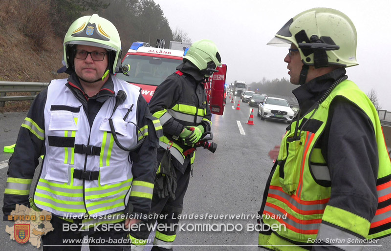 20250125_LKW-Unfall mit Gefahrgut auf der A21 bei Heiligenkreuz Foto: Stefan Schneider BFKDO BADEN 20250125_LKW-Unfall mit Gefahrgut auf der A21 bei Heiligenkreuz Foto: Stefan Schneider BFKDO BADEN