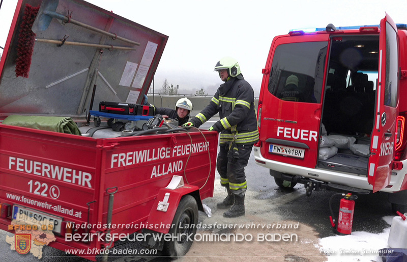 20250125_LKW-Unfall mit Gefahrgut auf der A21 bei Heiligenkreuz Foto: Stefan Schneider BFKDO BADEN 20250125_LKW-Unfall mit Gefahrgut auf der A21 bei Heiligenkreuz Foto: Stefan Schneider BFKDO BADEN