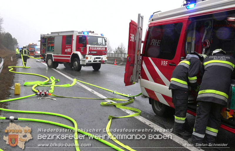 20250125_LKW-Unfall mit Gefahrgut auf der A21 bei Heiligenkreuz Foto: Stefan Schneider BFKDO BADEN 20250125_LKW-Unfall mit Gefahrgut auf der A21 bei Heiligenkreuz Foto: Stefan Schneider BFKDO BADEN