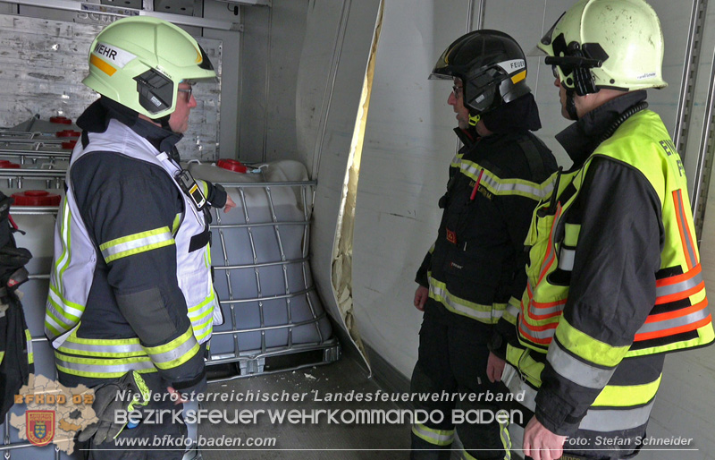 20250125_LKW-Unfall mit Gefahrgut auf der A21 bei Heiligenkreuz Foto: Stefan Schneider BFKDO BADEN 20250125_LKW-Unfall mit Gefahrgut auf der A21 bei Heiligenkreuz Foto: Stefan Schneider BFKDO BADEN