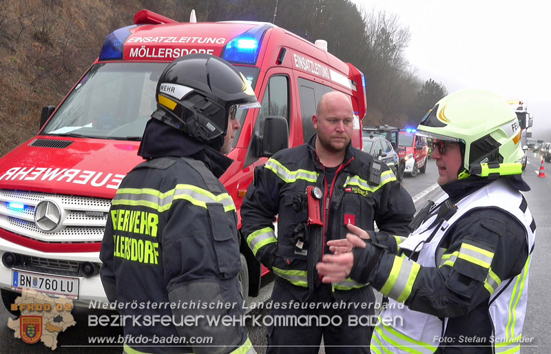 20250125_LKW-Unfall mit Gefahrgut auf der A21 bei Heiligenkreuz Foto: Stefan Schneider BFKDO BADEN 20250125_LKW-Unfall mit Gefahrgut auf der A21 bei Heiligenkreuz Foto: Stefan Schneider BFKDO BADEN