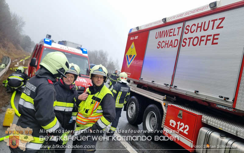 20250125_LKW-Unfall mit Gefahrgut auf der A21 bei Heiligenkreuz Foto: Stefan Schneider BFKDO BADEN 20250125_LKW-Unfall mit Gefahrgut auf der A21 bei Heiligenkreuz Foto: Stefan Schneider BFKDO BADEN