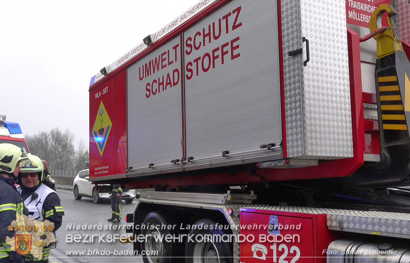 20250125_LKW-Unfall mit Gefahrgut auf der A21 bei Heiligenkreuz Foto: Stefan Schneider BFKDO BADEN 20250125_LKW-Unfall mit Gefahrgut auf der A21 bei Heiligenkreuz Foto: Stefan Schneider BFKDO BADEN