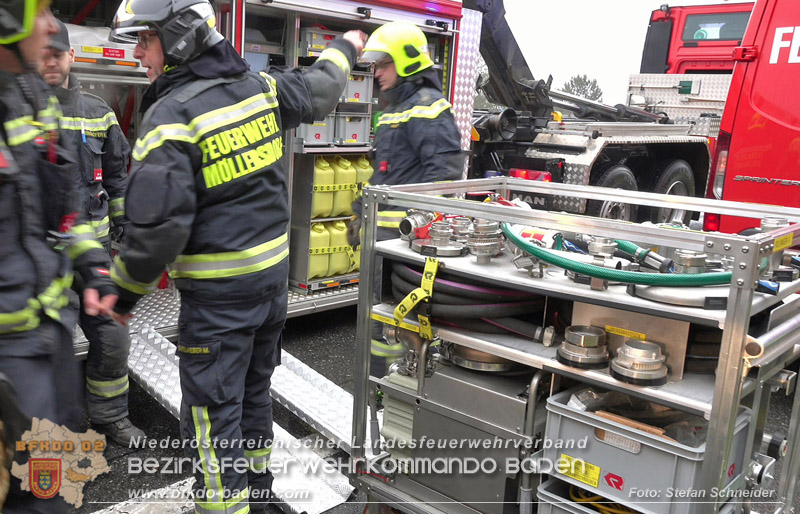 20250125_LKW-Unfall mit Gefahrgut auf der A21 bei Heiligenkreuz Foto: Stefan Schneider BFKDO BADEN 20250125_LKW-Unfall mit Gefahrgut auf der A21 bei Heiligenkreuz Foto: Stefan Schneider BFKDO BADEN