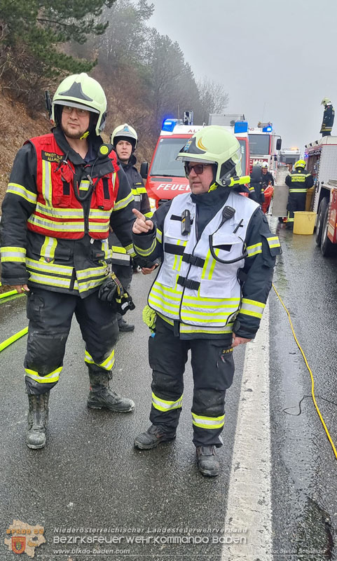 20250125_LKW-Unfall mit Gefahrgut auf der A21 bei Heiligenkreuz Foto: Stefan Schneider BFKDO BADEN 20250125_LKW-Unfall mit Gefahrgut auf der A21 bei Heiligenkreuz Foto: Stefan Schneider BFKDO BADEN