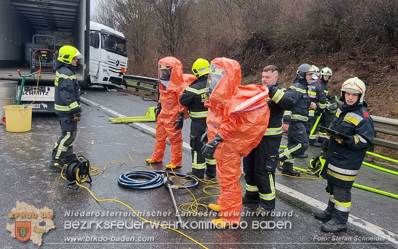 20250125_LKW-Unfall mit Gefahrgut auf der A21 bei Heiligenkreuz Foto: Stefan Schneider BFKDO BADEN 20250125_LKW-Unfall mit Gefahrgut auf der A21 bei Heiligenkreuz Foto: Stefan Schneider BFKDO BADEN