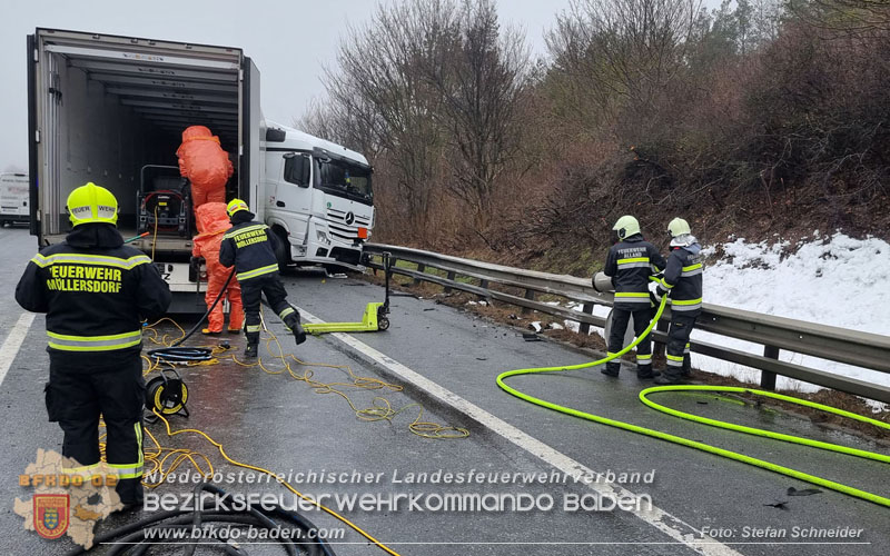20250125_LKW-Unfall mit Gefahrgut auf der A21 bei Heiligenkreuz Foto: Stefan Schneider BFKDO BADEN 20250125_LKW-Unfall mit Gefahrgut auf der A21 bei Heiligenkreuz Foto: Stefan Schneider BFKDO BADEN