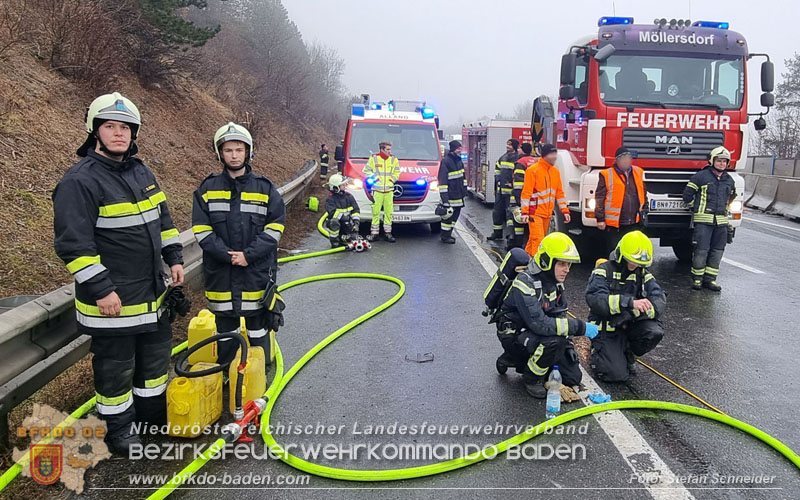 20250125_LKW-Unfall mit Gefahrgut auf der A21 bei Heiligenkreuz Foto: Stefan Schneider BFKDO BADEN 20250125_LKW-Unfall mit Gefahrgut auf der A21 bei Heiligenkreuz Foto: Stefan Schneider BFKDO BADEN