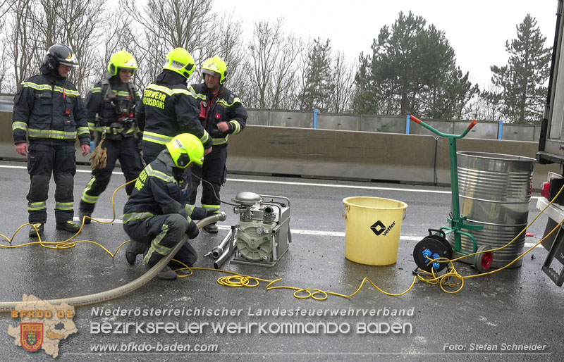 20250125_LKW-Unfall mit Gefahrgut auf der A21 bei Heiligenkreuz Foto: Stefan Schneider BFKDO BADEN 20250125_LKW-Unfall mit Gefahrgut auf der A21 bei Heiligenkreuz Foto: Stefan Schneider BFKDO BADEN