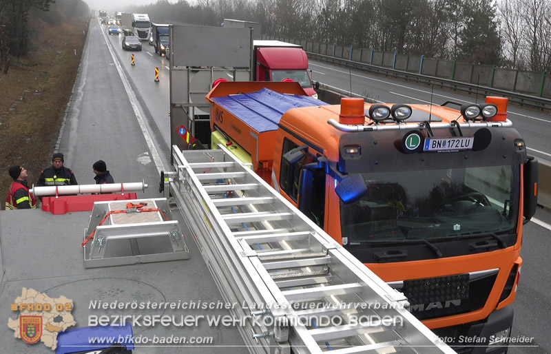 20250125_LKW-Unfall mit Gefahrgut auf der A21 bei Heiligenkreuz Foto: Stefan Schneider BFKDO BADEN 20250125_LKW-Unfall mit Gefahrgut auf der A21 bei Heiligenkreuz Foto: Stefan Schneider BFKDO BADEN
