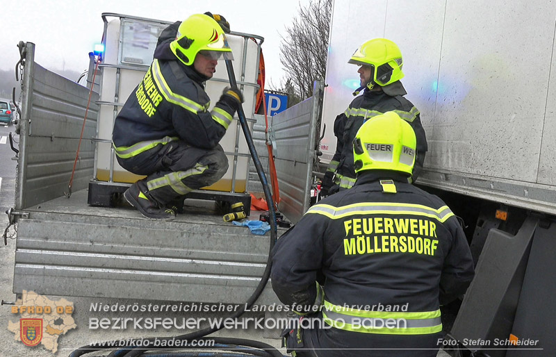 20250125_LKW-Unfall mit Gefahrgut auf der A21 bei Heiligenkreuz Foto: Stefan Schneider BFKDO BADEN 20250125_LKW-Unfall mit Gefahrgut auf der A21 bei Heiligenkreuz Foto: Stefan Schneider BFKDO BADEN