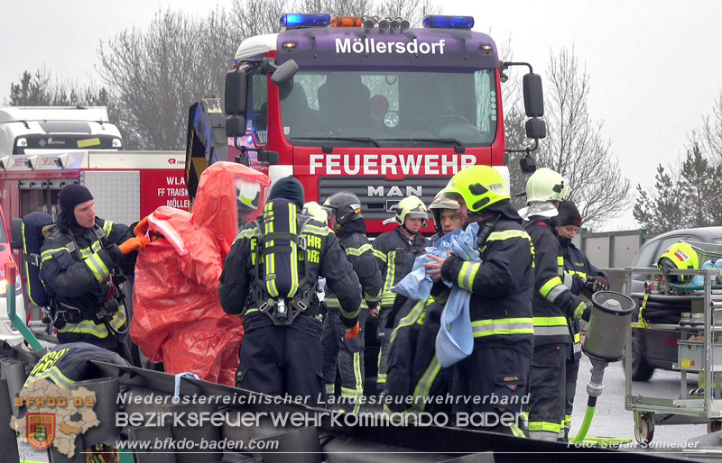 20250125_LKW-Unfall mit Gefahrgut auf der A21 bei Heiligenkreuz Foto: Stefan Schneider BFKDO BADEN 20250125_LKW-Unfall mit Gefahrgut auf der A21 bei Heiligenkreuz Foto: Stefan Schneider BFKDO BADEN