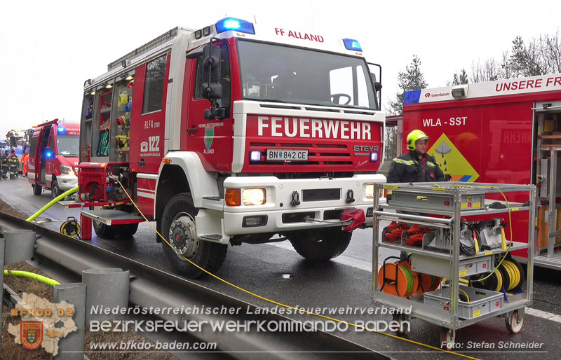 20250125_LKW-Unfall mit Gefahrgut auf der A21 bei Heiligenkreuz Foto: Stefan Schneider BFKDO BADEN 20250125_LKW-Unfall mit Gefahrgut auf der A21 bei Heiligenkreuz Foto: Stefan Schneider BFKDO BADEN