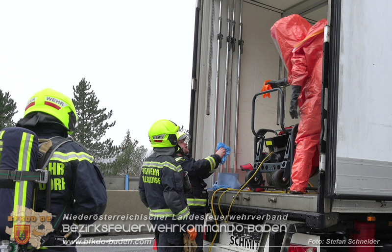 20250125_LKW-Unfall mit Gefahrgut auf der A21 bei Heiligenkreuz Foto: Stefan Schneider BFKDO BADEN 20250125_LKW-Unfall mit Gefahrgut auf der A21 bei Heiligenkreuz Foto: Stefan Schneider BFKDO BADEN