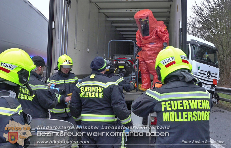 20250125_LKW-Unfall mit Gefahrgut auf der A21 bei Heiligenkreuz Foto: Stefan Schneider BFKDO BADEN 20250125_LKW-Unfall mit Gefahrgut auf der A21 bei Heiligenkreuz Foto: Stefan Schneider BFKDO BADEN