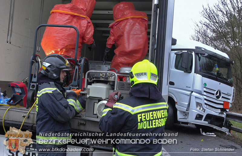 20250125_LKW-Unfall mit Gefahrgut auf der A21 bei Heiligenkreuz Foto: Stefan Schneider BFKDO BADEN 20250125_LKW-Unfall mit Gefahrgut auf der A21 bei Heiligenkreuz Foto: Stefan Schneider BFKDO BADEN