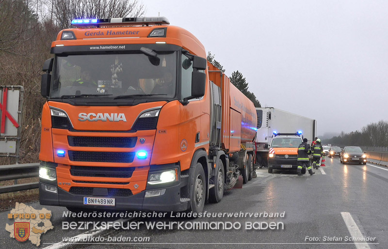 20250125_LKW-Unfall mit Gefahrgut auf der A21 bei Heiligenkreuz Foto: Stefan Schneider BFKDO BADEN 20250125_LKW-Unfall mit Gefahrgut auf der A21 bei Heiligenkreuz Foto: Stefan Schneider BFKDO BADEN