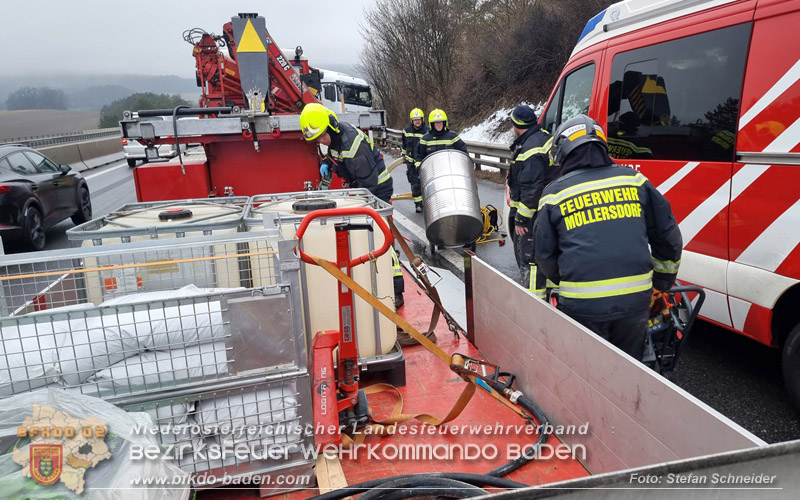 20250125_LKW-Unfall mit Gefahrgut auf der A21 bei Heiligenkreuz Foto: Stefan Schneider BFKDO BADEN 20250125_LKW-Unfall mit Gefahrgut auf der A21 bei Heiligenkreuz Foto: Stefan Schneider BFKDO BADEN
