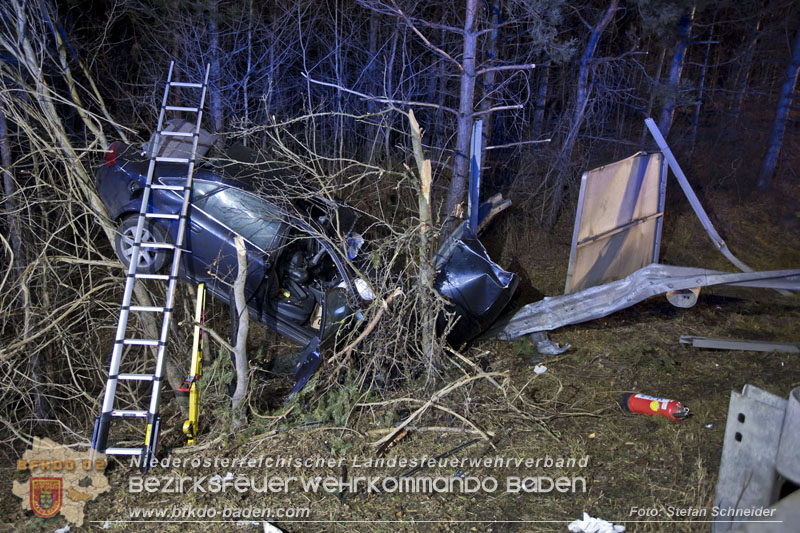 20250127_Schwerverletzter nach Horrorcrash auf der A21 bei Heiligenkreuz Bezirk Baden Foto: Stefan Schneider BFKDO BADEN 20250127_Schwerverletzter nach Horrorcrash auf der A21 bei Heiligenkreuz Bezirk Baden Foto: Stefan Schneider BFKDO BADEN