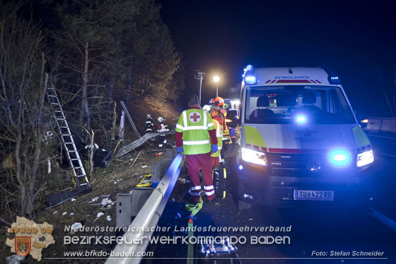 20250127_Schwerverletzter nach Horrorcrash auf der A21 bei Heiligenkreuz Bezirk Baden Foto: Stefan Schneider BFKDO BADEN 20250127_Schwerverletzter nach Horrorcrash auf der A21 bei Heiligenkreuz Bezirk Baden Foto: Stefan Schneider BFKDO BADEN