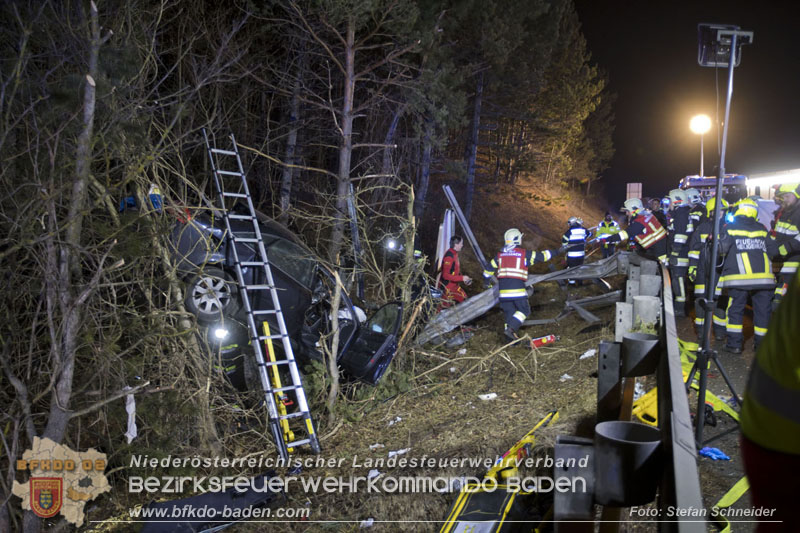 20250127_Schwerverletzter nach Horrorcrash auf der A21 bei Heiligenkreuz Bezirk Baden Foto: Stefan Schneider BFKDO BADEN 20250127_Schwerverletzter nach Horrorcrash auf der A21 bei Heiligenkreuz Bezirk Baden Foto: Stefan Schneider BFKDO BADEN