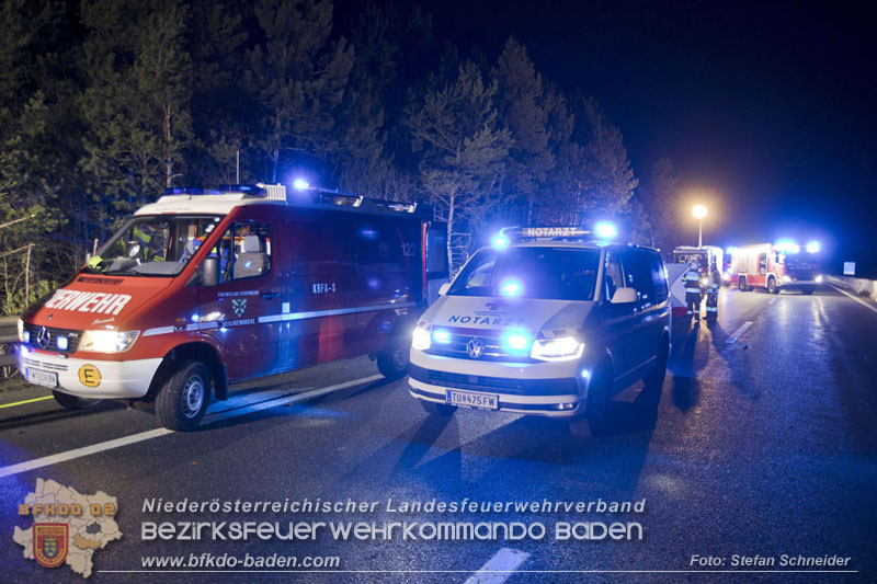 20250127_Schwerverletzter nach Horrorcrash auf der A21 bei Heiligenkreuz Bezirk Baden Foto: Stefan Schneider BFKDO BADEN 20250127_Schwerverletzter nach Horrorcrash auf der A21 bei Heiligenkreuz Bezirk Baden Foto: Stefan Schneider BFKDO BADEN