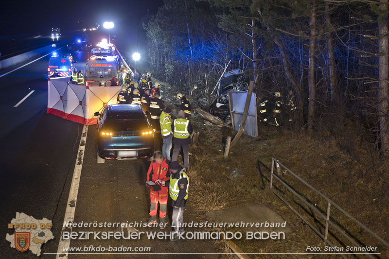 20250127_Schwerverletzter nach Horrorcrash auf der A21 bei Heiligenkreuz Bezirk Baden Foto: Stefan Schneider BFKDO BADEN 20250127_Schwerverletzter nach Horrorcrash auf der A21 bei Heiligenkreuz Bezirk Baden Foto: Stefan Schneider BFKDO BADEN