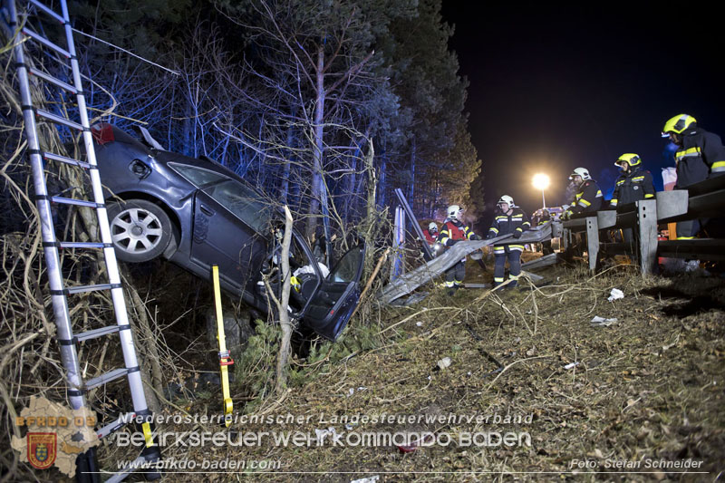 20250127_Schwerverletzter nach Horrorcrash auf der A21 bei Heiligenkreuz Bezirk Baden Foto: Stefan Schneider BFKDO BADEN 20250127_Schwerverletzter nach Horrorcrash auf der A21 bei Heiligenkreuz Bezirk Baden Foto: Stefan Schneider BFKDO BADEN