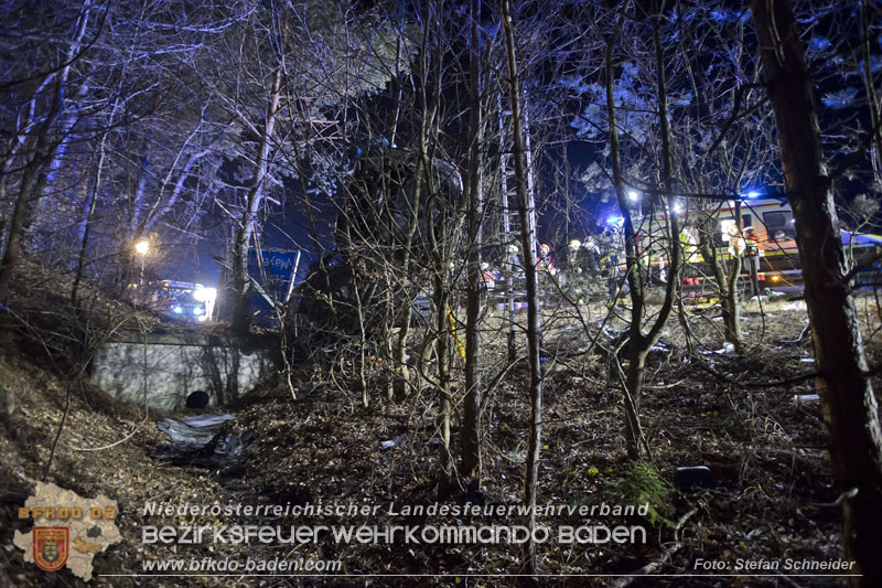 20250127_Schwerverletzter nach Horrorcrash auf der A21 bei Heiligenkreuz Bezirk Baden Foto: Stefan Schneider BFKDO BADEN 20250127_Schwerverletzter nach Horrorcrash auf der A21 bei Heiligenkreuz Bezirk Baden Foto: Stefan Schneider BFKDO BADEN