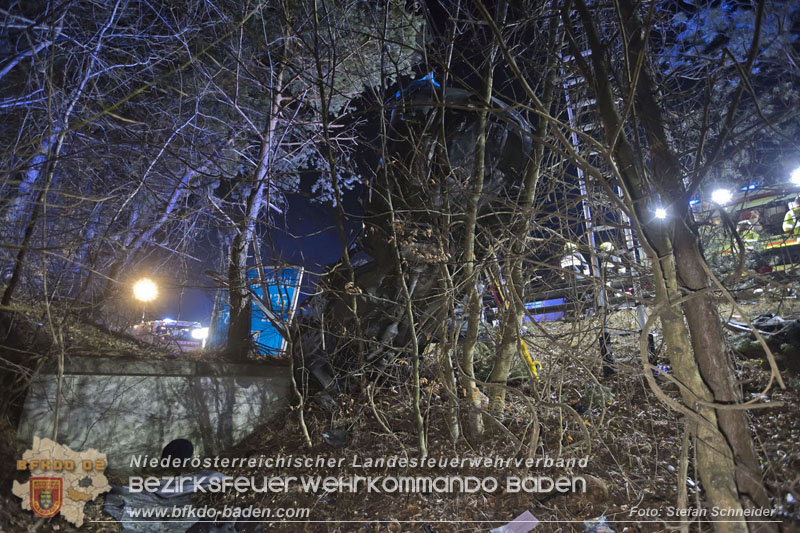 20250127_Schwerverletzter nach Horrorcrash auf der A21 bei Heiligenkreuz Bezirk Baden Foto: Stefan Schneider BFKDO BADEN 20250127_Schwerverletzter nach Horrorcrash auf der A21 bei Heiligenkreuz Bezirk Baden Foto: Stefan Schneider BFKDO BADEN