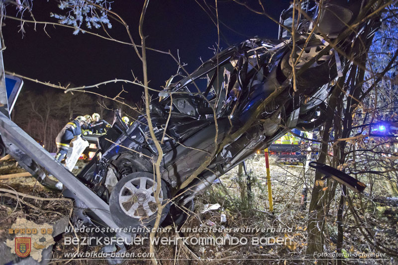 20250127_Schwerverletzter nach Horrorcrash auf der A21 bei Heiligenkreuz Bezirk Baden Foto: Stefan Schneider BFKDO BADEN 20250127_Schwerverletzter nach Horrorcrash auf der A21 bei Heiligenkreuz Bezirk Baden Foto: Stefan Schneider BFKDO BADEN