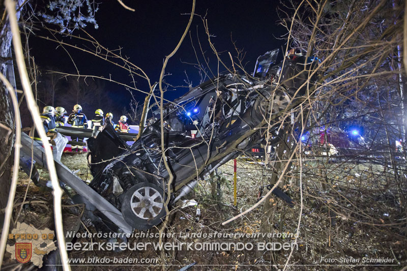20250127_Schwerverletzter nach Horrorcrash auf der A21 bei Heiligenkreuz Bezirk Baden Foto: Stefan Schneider BFKDO BADEN 20250127_Schwerverletzter nach Horrorcrash auf der A21 bei Heiligenkreuz Bezirk Baden Foto: Stefan Schneider BFKDO BADEN