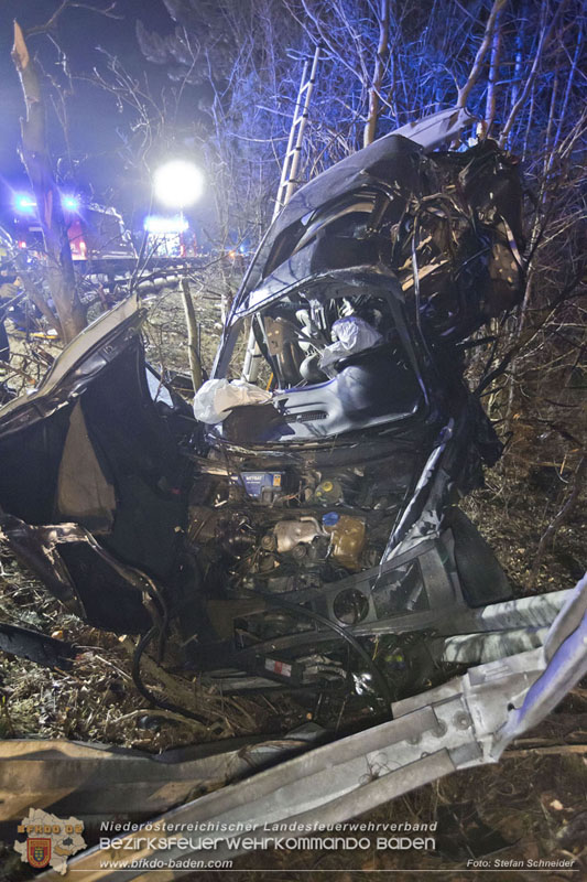 20250127_Schwerverletzter nach Horrorcrash auf der A21 bei Heiligenkreuz Bezirk Baden Foto: Stefan Schneider BFKDO BADEN 20250127_Schwerverletzter nach Horrorcrash auf der A21 bei Heiligenkreuz Bezirk Baden Foto: Stefan Schneider BFKDO BADEN