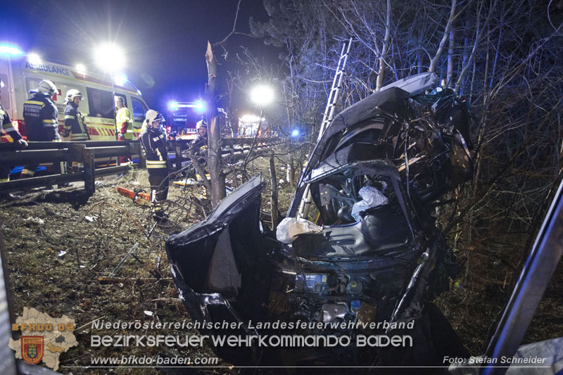 20250127_Schwerverletzter nach Horrorcrash auf der A21 bei Heiligenkreuz Bezirk Baden Foto: Stefan Schneider BFKDO BADEN 20250127_Schwerverletzter nach Horrorcrash auf der A21 bei Heiligenkreuz Bezirk Baden Foto: Stefan Schneider BFKDO BADEN