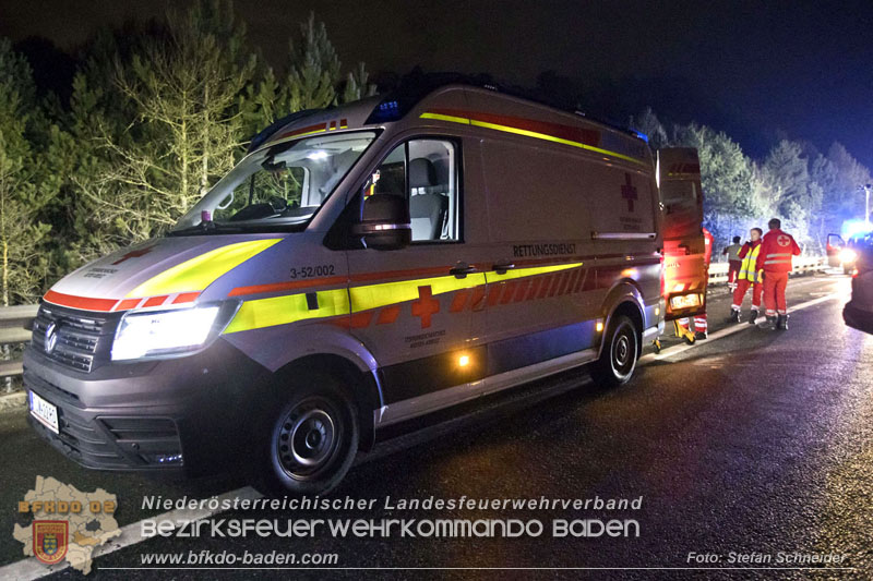 20250127_Schwerverletzter nach Horrorcrash auf der A21 bei Heiligenkreuz Bezirk Baden Foto: Stefan Schneider BFKDO BADEN 20250127_Schwerverletzter nach Horrorcrash auf der A21 bei Heiligenkreuz Bezirk Baden Foto: Stefan Schneider BFKDO BADEN