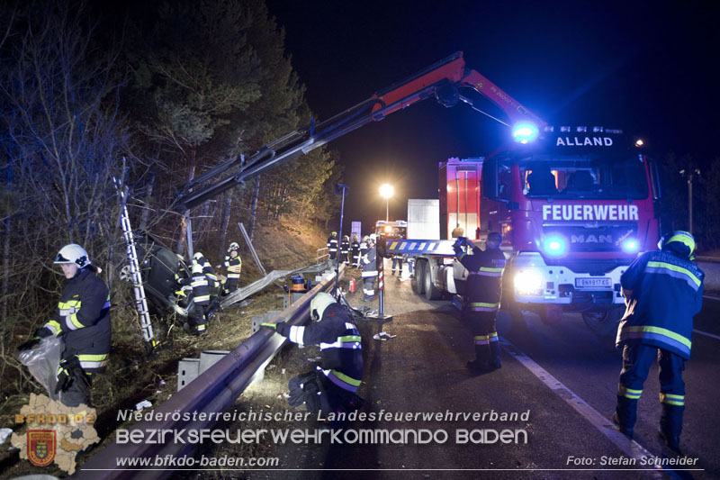 20250127_Schwerverletzter nach Horrorcrash auf der A21 bei Heiligenkreuz Bezirk Baden Foto: Stefan Schneider BFKDO BADEN 20250127_Schwerverletzter nach Horrorcrash auf der A21 bei Heiligenkreuz Bezirk Baden Foto: Stefan Schneider BFKDO BADEN