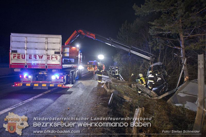 20250127_Schwerverletzter nach Horrorcrash auf der A21 bei Heiligenkreuz Bezirk Baden Foto: Stefan Schneider BFKDO BADEN 20250127_Schwerverletzter nach Horrorcrash auf der A21 bei Heiligenkreuz Bezirk Baden Foto: Stefan Schneider BFKDO BADEN