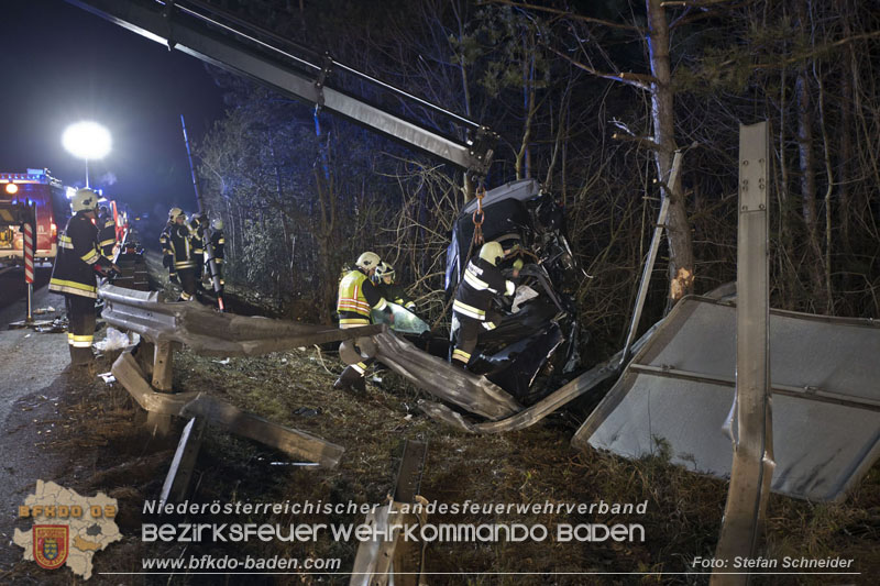 20250127_Schwerverletzter nach Horrorcrash auf der A21 bei Heiligenkreuz Bezirk Baden Foto: Stefan Schneider BFKDO BADEN 20250127_Schwerverletzter nach Horrorcrash auf der A21 bei Heiligenkreuz Bezirk Baden Foto: Stefan Schneider BFKDO BADEN